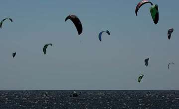 Kitesurfing